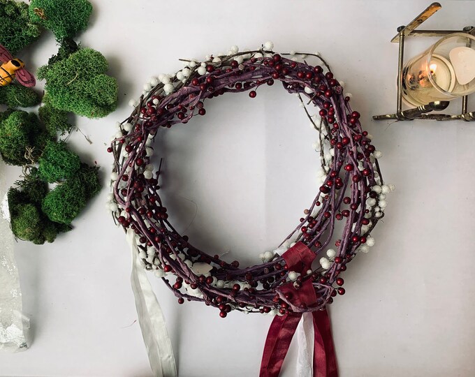 READY TO SHIP Vintage Berry Wreath of Venetian Dew Crimson and White
