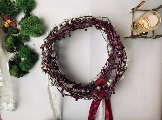 READY TO SHIP Vintage Berry Wreath of Venetian Dew Crimson and White