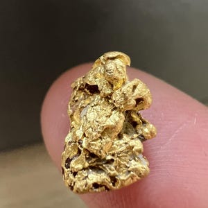 1.90 Gram Australian Natural Gold nuggets, beautiful quartz gold nugget from Central Queensland, Australia, for collection
