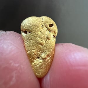 0.92 Gram Australian Natural Gold nugget, funky looking, direct from the mine in Central Queensland, Australia, for collection