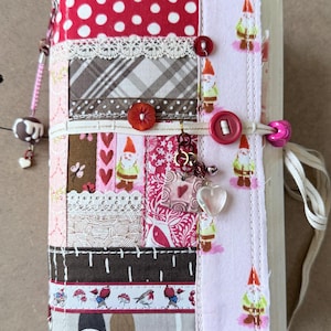 Vissla för en gnome påfyllningsbar akvarelldagbok | skissblock av kallpressat papper med quiltat lapptäckesomslag | skräddarsydd fantasidagbok från OOAK