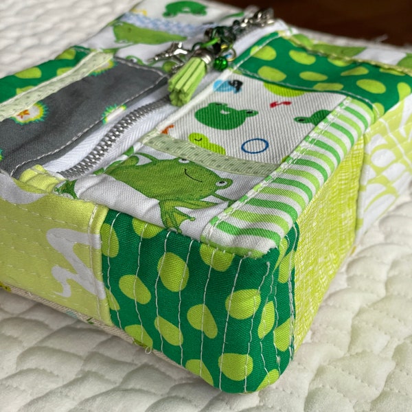 Sidekick PROTOTYPE 1 | frog pond quilted zipper pouch in white & green | padded collectible card bag or dice sack for gaming | pipe pouch