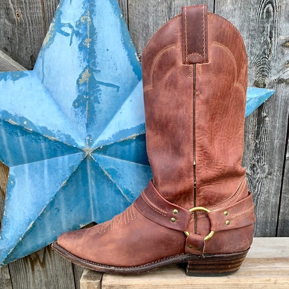 Oiled leather, harness, cowgirl boot