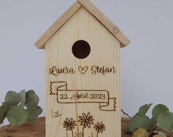 personalisierter Nistkasten als Geschenk zur Hochzeit, Geburtstag, Rente, Taufe, Kommunion, Konfirmation, Jugendweihe, Vogelhaus für Garten