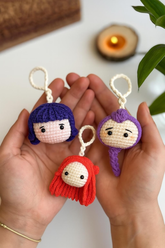 ぴょんページ　①メルエム Rumi Zoey Mira Huntrix Amigurumi/crochet Pattern Keychain Kpop