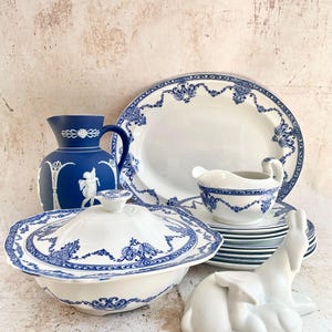 Vintage Alfred Meakin “Jewel” Pattern Blue & White Dinnerware