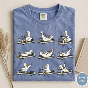 K&ouml;nnte beinhalten: Ein Set aus drei Keramikbechern mit gesprenkelter, matter Oberfl&auml;che. Die Becher sind in Creme-, Hellgrau- und Dunkelgraut&ouml;nen gehalten. Jeder Becher hat ein schlichtes, minimalistisches Design.