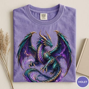Comfort Colors® Fantasy Dragon-tröja, mytisk varelse-tröja, gotisk fantasikonst-tröja, drakeälskare-gåva, trendig drake-tröja, drakeälskare