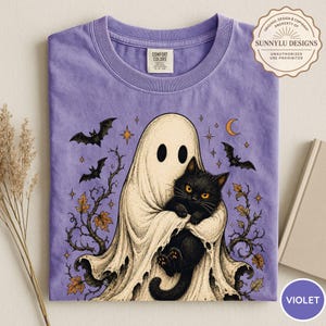 Comfort Colors® Halloween spökkatt-tröja, spökehållande svart katt-tröja, läskig säsong kattälskare-gåva, vintage Halloween-grafik-tröja, spöke Violet