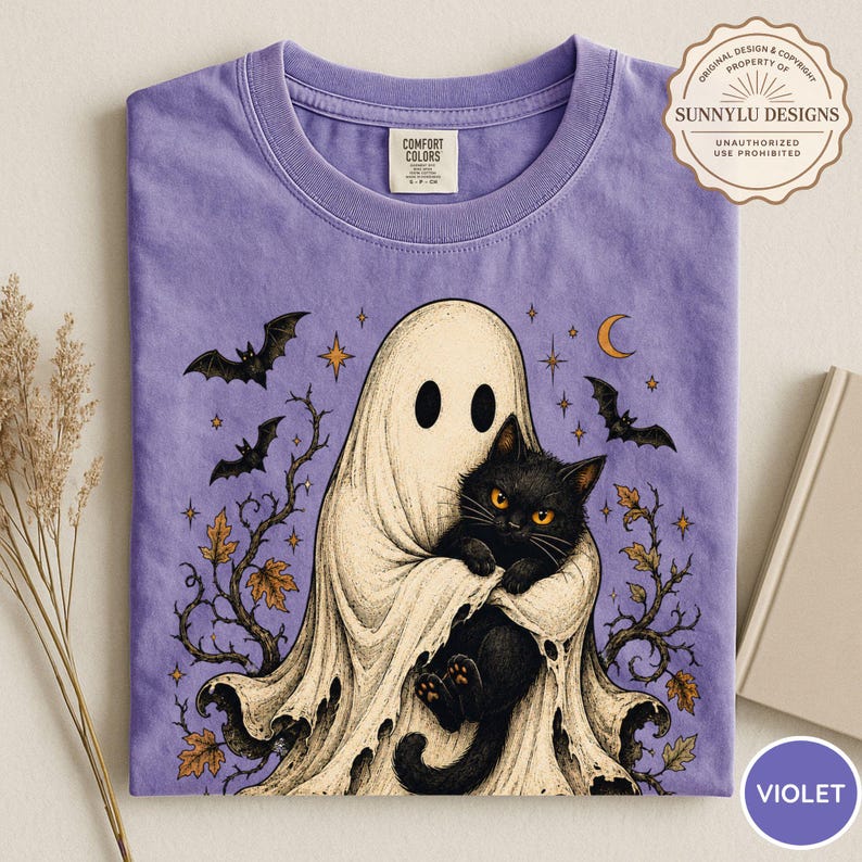 Comfort Colors® Halloween spökkatt-tröja, spökehållande svart katt-tröja, läskig säsong kattälskare-gåva, vintage Halloween-grafik-tröja, spöke Violet