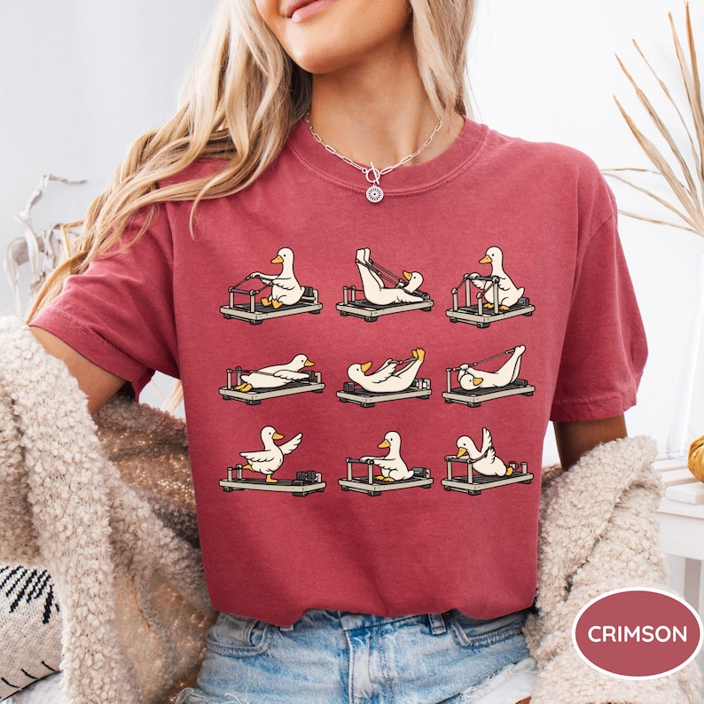Comfort Colors® Pilates Gans Shirt, lustiges lustiges lustiges Gans Pilates Shirt,Reformer Pilates T-Shirt, Pilates Mädchen Geschenk, Pilates Liebhaber Shirt, Workout Crimson