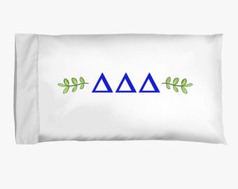Federa con lettere greche, biancheria da letto della confraternita Tri Delta, decorazioni per la camera del dormitorio, regalo di benvenuto, copricuscino della confraternita Delta Delta Delta, merchandising della confraternita