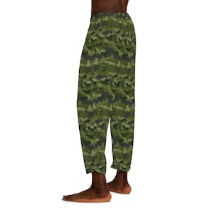 Camouflage Men&#39;s Pajama Pants - Comfy Sleepwear for Him, Perfect for Relaxing, Gifting, and Lounging