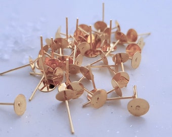 50 boucles d'oreilles en plaqué or avec coussinet plat de 6 mm - Puces d'oreilles