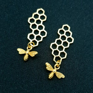 2 x Gold Plated Bee Honeycomb charms - Fast Shipping from UK Seller