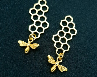 Gold Plated Bee Honeycomb Pendants – 46mm – Wholesale Lot (2, 5, Or 10 Pieces) – Xanadu Designs C1378