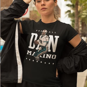 Dan Marino Miami Dolphins NFL Legende T-Shirt Football Fan Geschenk Retro Sportbekleidung Spieltag Merch Hall of Fame Quarterback