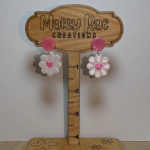 Kolczyki z motywem stokrotek