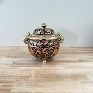 Santo Oya Porcelain Tureen: Brown and Gold Orisha Jar