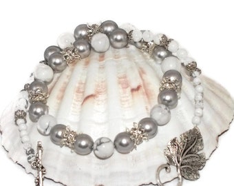 White Howlite Necklace With Pearls By Swarovski