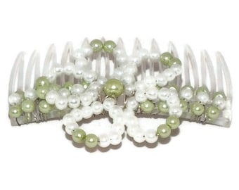 Hair comb with cream and green glass pearls and beaded flower decoration