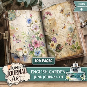 Op de afbeelding: Een open junk journal met 104 pagina's, met aquarel bloemenillustraties in roze, blauw en paars. Het tijdschrift heeft een vintage esthetiek met vlinders en tekstoverlays. De omslag toont de tekst "English Garden Junk Journal Kit".
