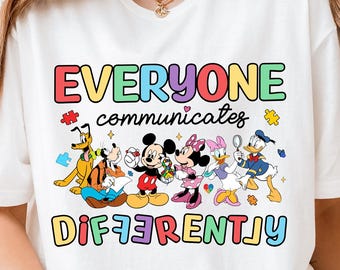 Camiseta de Disney sobre autismo, sudadera de Mickey para maestros con autismo, camiseta "Todos nos comunicamos de manera diferente", camiseta de concienciación sobre el autismo, suéter del mes del autismo