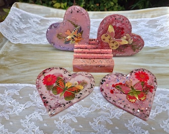 Posavasos de resina con flores prensadas hechos a mano • Juego de decoración botánica con mariposas