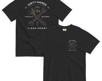 Camiseta unisex de tejido pesado teñido en prenda Dirty Hands Clean Money