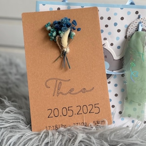 Tarjeta de nacimiento personalizada con flores secas: nombre, fecha de nacimiento y fechas. Regalo de nacimiento. Idea de regalo para bebé hecha a mano.