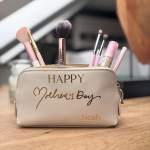 Kosmetiktasche personalisiert – Geschenk für Mama zum Muttertag – Schminktäschchen mit Herz