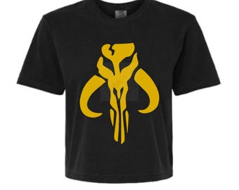 Premium PSD | A man wearing a skull t - shirt with a skull on it Premium PSD | A man wearing a skull t - shirt with a skull on it