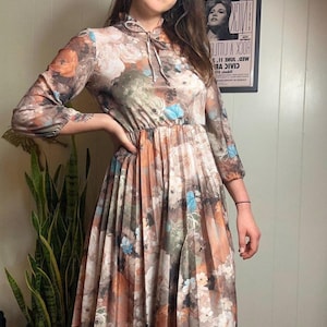 Vintage 70s Floral Midi Dress: Cottagecore Prairie Style