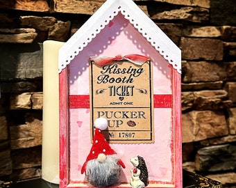 Valentine Gnome Shadowbox: Pucker Up