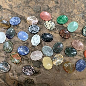 Natural Crystal Worry Stone for Anxiety Relief, Polished Healing Gemstone, Stress Relief, Calming Energy, Unique Crystal Gift