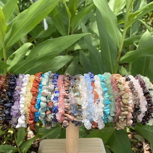 Pulsera de cristal natural con cuentas de piedras preciosas, joyería minimalista bohemia para uso diario.