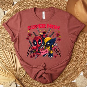Deadpool Wolverine Super Mom Shirt, Superhero Mom Tee, Mothers Day Gift, Funny Marvel Mom Shirt, Mom Graphic Tee Bild 5