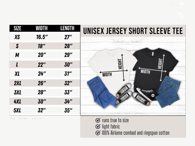 Op de afbeelding: Maattabel voor een Unisex Jersey Short Sleeve Tee, met afmetingen in inches. Maten vari&euml;ren van XS tot 5XL. De tabel toont breedte en lengte in inches. Twee t-shirts, &eacute;&eacute;n wit en &eacute;&eacute;n zwart, worden weergegeven met jeans en sneakers.