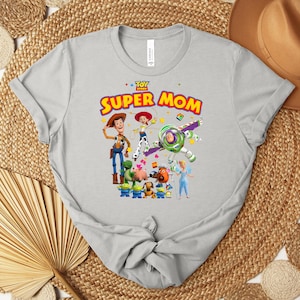 Toy Story Super Mom Shirt, Buzz Woody Jessie Mom Tee, Mothers Day Shirt, Super Mom Graphic Tee, Pixar Mom Gift Shirt bild 7