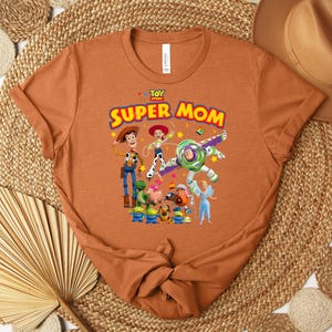 Toy Story Super Mom Shirt, Buzz Woody Jessie Mom Tee, Mothers Day Shirt, Super Mom Graphic Tee, Pixar Mom Gift Shirt bild 9