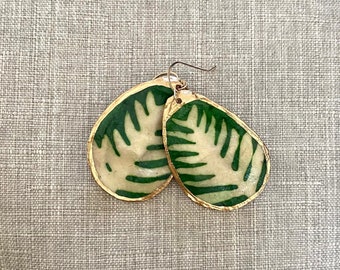 Handmade Oyster Shell Earrings- The Fern Print in Handmade Green & Cream Print Paper – Gold Edge