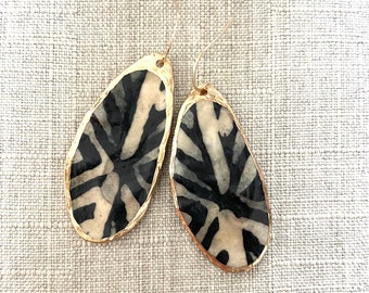 Handmade Oyster Shell Earrings – The Nola Print Black Tribal Print w/Gold Edge, 14k Gold Fill