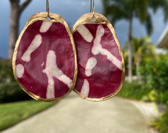 Handmade Oyster Shell Earrings – The Esme Abstract Magenta Print w/Gold Edge