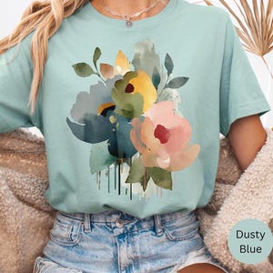 T-shirt aquarelle floral Cottagecore : t-shirt bohème avec fleurs de jardin, motif peint à la main