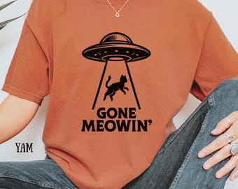 UFO Cat Abduction Unisex T-Shirt: Retro Sci-Fi Alien Tee, Spooky Party Shirt