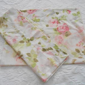 Cannon Floral Pillowcases Pink Rose Pillowcases Set of 2 Standard Pillowcases Size 21 by 32 Inch Good Clean Condition Made in USA 80s Era