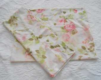 Cannon Floral Pillowcases Pink Rose Pillowcases Set of 2 Standard Pillowcases Size 21 by 32 Inch Good Clean Condition Made in USA 80s Era