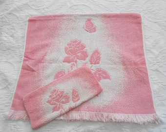 Pink Roses & Butterflies Bath Towel Set 2 Piece Bath Towel Set Callaway Towel and Washcloth Used Clean Condition 60s to 70s era