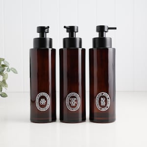 Set Of 3 Amber Glass Dispensers With White Oval Labels | 500ml Refillable Pump Bottles For Shampoo Conditioner And Body Wash | Bathroom Set