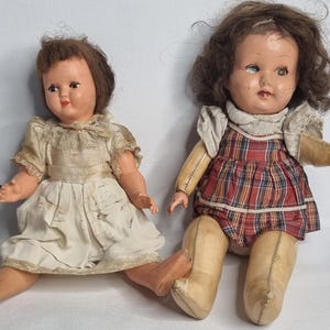 Lot De Vêtements Anciens Pour Poupées Anciennes - Occasion